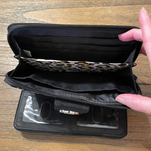Vera Bradley Microfiber Quilted Black Turnlock Wallet Zip Cards Compartment - Picture 5 of 12